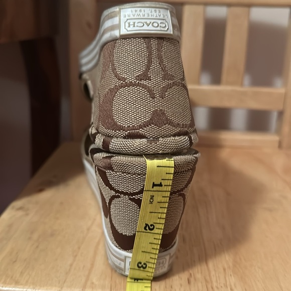 Coach signature wedged sandals. - Picture 7 of 8